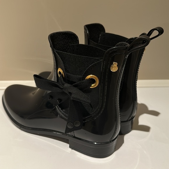 Lemon Jelly women’s Black Rubber Rain Boots. - Picture 5 of 8